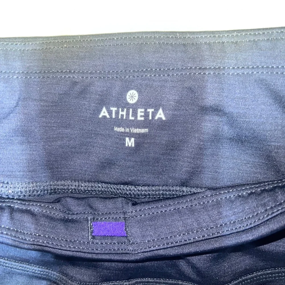 Athleta Navy Blue Colorblock Cropped Leggings Zipper Pocket Size M 596513-01